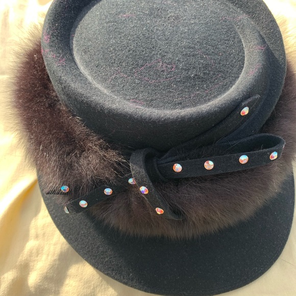 Hat - Picture 4 of 5